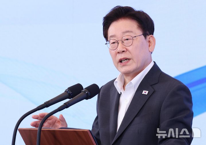 [서울=뉴시스] 조성봉 기자 = 이재명 대통령이 28일 청와대에서 열린 '청년예산 언박싱 2027' 행사에서 발언하고 있다. 2026.08.28. suncho21@newsis.com