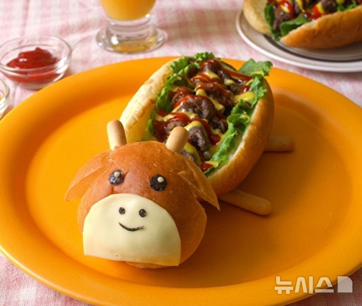 [세종=뉴시스]한우 불고기 핫도그(사진=한우자조금 제공)