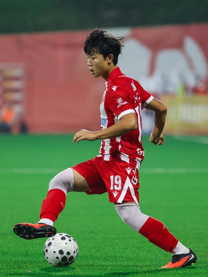 [서울=뉴시스] 세르비아 프로축구 수페르리가 츠르베나 즈베즈다의 김예건. (사진=즈베즈다 SNS 캡처) 2026.08.31. photo@newsis.com