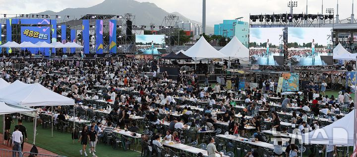 [강진=뉴시스]제4회 강진하맥축제
