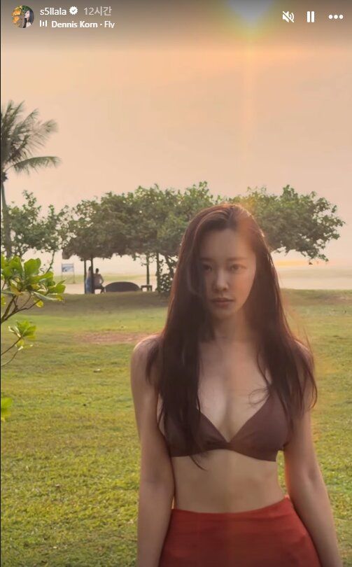[서울=뉴시스] 개그맨 박성광의 아내이자 인플루언서 이솔이가 여행지에서 비키니를 입은 사진을 공개했다. (사진=이솔이 인스타그램 캡처)