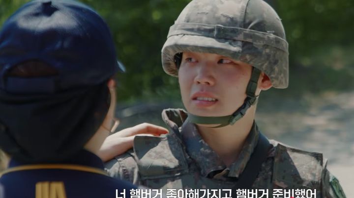 [서울=뉴시스]국방부는 외식업체 맥도날드와 손잡고 험난한 해안 경비 임무를 수행하는 장병들을 격려하기 위한 특별 방문 작전을 펼쳤다. 사진 국방부 유튜브 캡처 *재판매 및 DB 금지