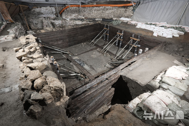 [서울=뉴시스] 충주 장미산성 목조 집수지 전경 (사진=국가유산청 제공) 2026.09.01. photo@newsis.com