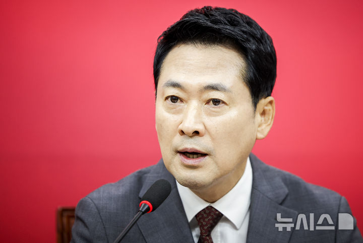 [서울=뉴시스] 정병혁 기자 = 장동혁 국민의힘 대표가 지난달 31일 서울 여의도 국회에서 열린 최고위원회의에서 발언하고 있다. 2026.08.31. jhope@newsis.com