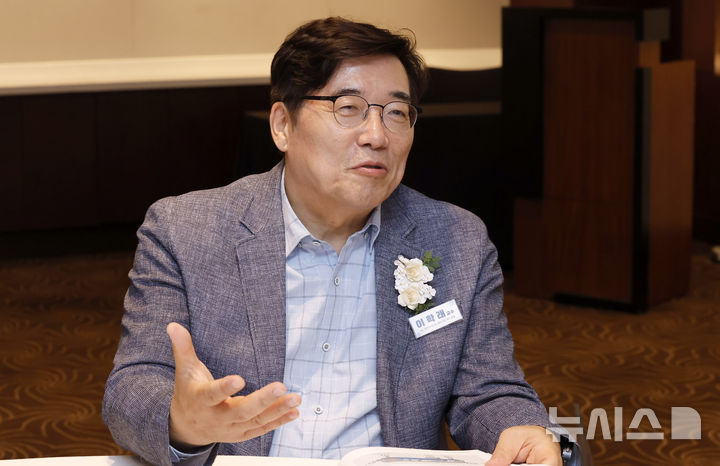 [서울=뉴시스] 김혜진 기자 = 이학래 교수가 31일 서울 중구 신라호텔에서 뉴시스와 인터뷰를 하고 있다.2026.08.31. jini@newsis.com
