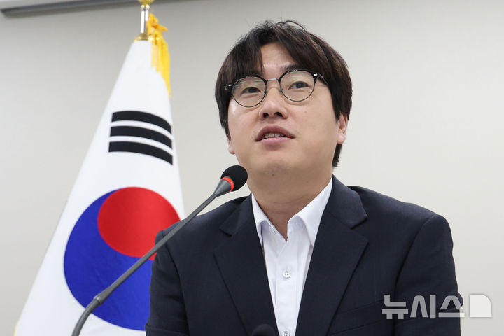 발언하는 하정우 국가인공지능전략위 상근 부위원장