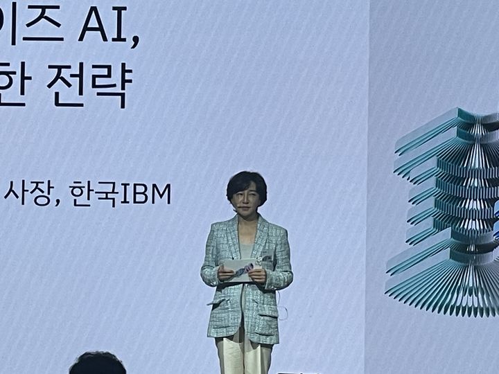 [서울=뉴시스] 이주영 기자 = 이수정 한국IBM 대표가 1일 서울 강남구 웨스틴 서울 파르나스에서 열린 'IBM AI 서밋 코리아 2026'에서 기조연설 중인 모습. 2026.09.01. zoo@newsis.com *재판매 및 DB 금지