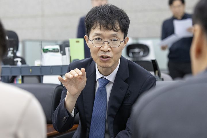 [대전=뉴시스] 1일 강성민 조달청 차장이 정부대전청사 기자실서 2027년도 예산안 편성에 대해 설명하고 있다.(사진=조달청 제공) *재판매 및 DB 금지