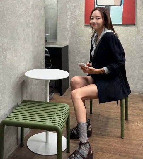 [서울=뉴시스] 배우 소유진이 자신의 사회관계망서비스(SNS)에 짧은 하의 차림으로 늘씬한 각선미를 드러내며 자기관리 근황을 전했다. (사진=인스타그램 '소유진(@yujin_so)' 캡처)