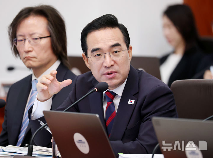 [서울=뉴시스] 김진아 기자 = 박홍근 기획예산처 장관이 1일 청와대에서 열린 국무회의에서 이재명 대통령의 질의에 답하고 있다. (청와대통신사진기자단) 2026.09.01. bluesoda@newsis.com