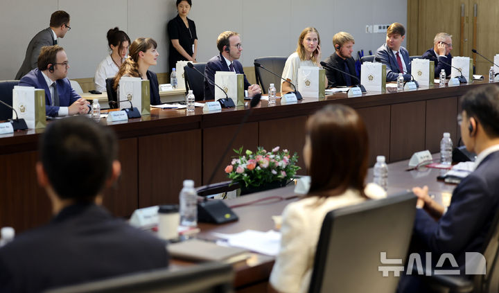 [서울=뉴시스] 박영태 기자 = 1일 오전 서울 종로구 헌법재판소에서 한-독 헌법재판소 연구관 간담회가 열리고 있다. 2026.09.01. since1999@newsis.com