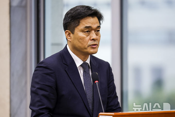 [서울=뉴시스] 정병혁 기자 = 최용철 소방청장이 지난달 1일 서울 여의도 국회에서 열린 행정안전위원회 전체회의에서 인사말을 하고 있다. 2026.09.01. jhope@newsis.com