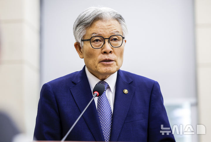 [서울=뉴시스] 정병혁 기자 = 최동석 인사혁신처장이 지난달 1일 서울 여의도 국회에서 열린 행정안전위원회 전체회의에서 인사말을 하고 있다. 2026.09.01. jhope@newsis.com