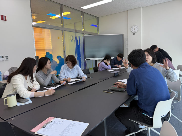 [논산=뉴시스]논산딸기엑스포조직위원회가 건양대학교 정부초청 외국인 장학생들을 대상으로 국제교류 멘토링 프로그램을 운영한다. 2026.09.02 photo@newsis.com *재판매 및 DB 금지