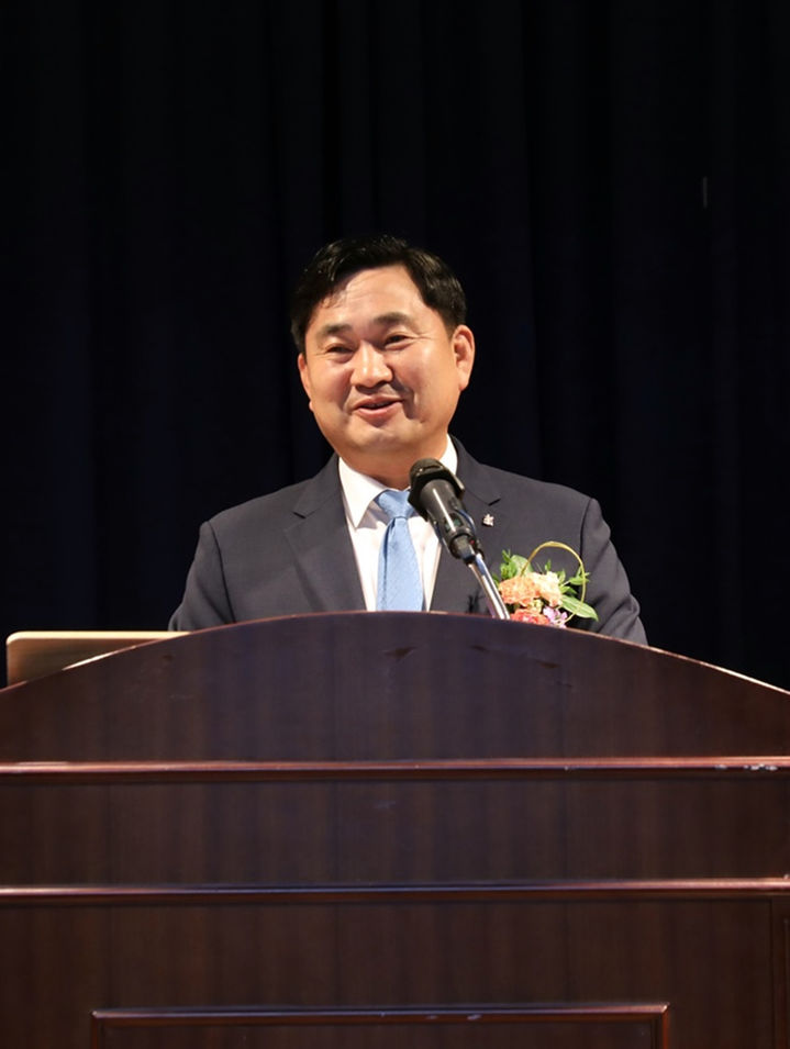 김도균 강원랜드 제11대 대표이사가 2일 하이원 그랜드호텔 그랜드볼룸에서 임직원 300여 명이 참석한 가운데 취임식을 갖고 있다.(사진=강원랜드 제공) *재판매 및 DB 금지
