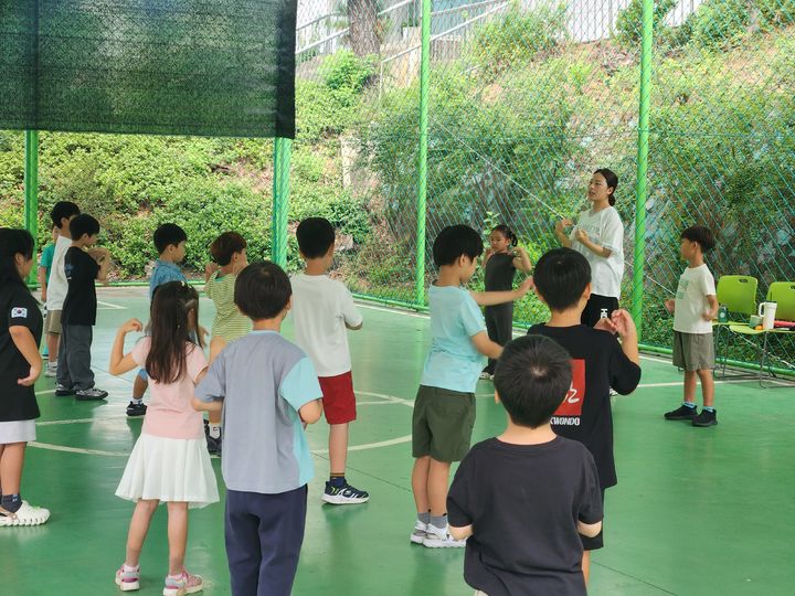 [수원=뉴시스] 협력교수 수업. (사진=수원교육지원청 제공) 2026.09.02. photo@newsis.com *재판매 및 DB 금지