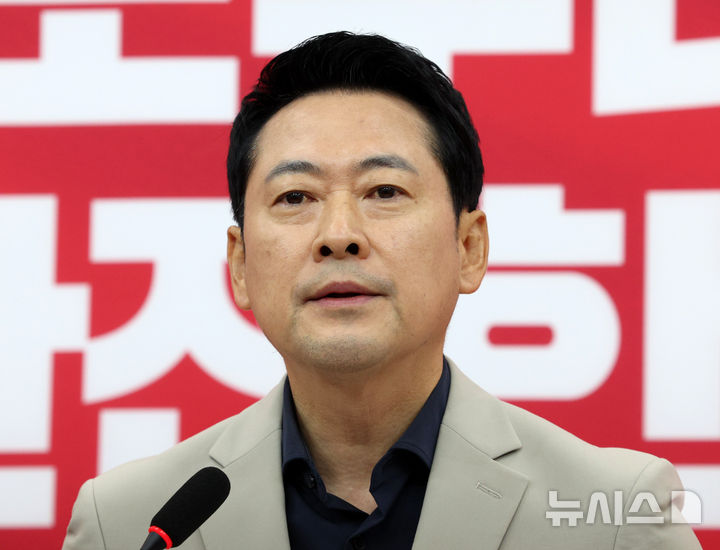 [서울=뉴시스] 고범준 기자 = 장동혁 국민의힘 대표가 2일 서울 여의도 국회에서 현안 관련 기자회견을 하고 있다. 2026.09.02. bjko@newsis.com