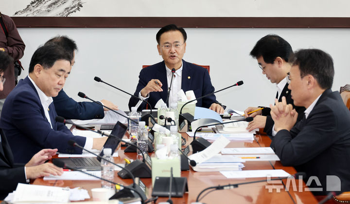 [서울=뉴시스] 최진석 기자 = 유상범 국회 예결위 2025회계연도 결산심사소위원회 위원장이 2일 여의도 국회에서 열린 제439회국회(정기회) 예산결산특별위원회 제1차 2025회계연도 결산심사소위원회를 주재하고 있다. 2026.09.02. myjs@newsis.com