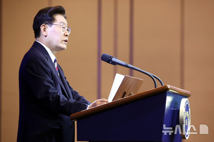 [인천=뉴시스] 김진아 기자= 이재명 대통령이 2일 인천 인스파이어 리조트에서 열린 제22기 민주평통 미주지역 회의 평화공존 정책 대화에서 격려사를 하고 있다. 2026.09.02. bluesoda@newsis.com
