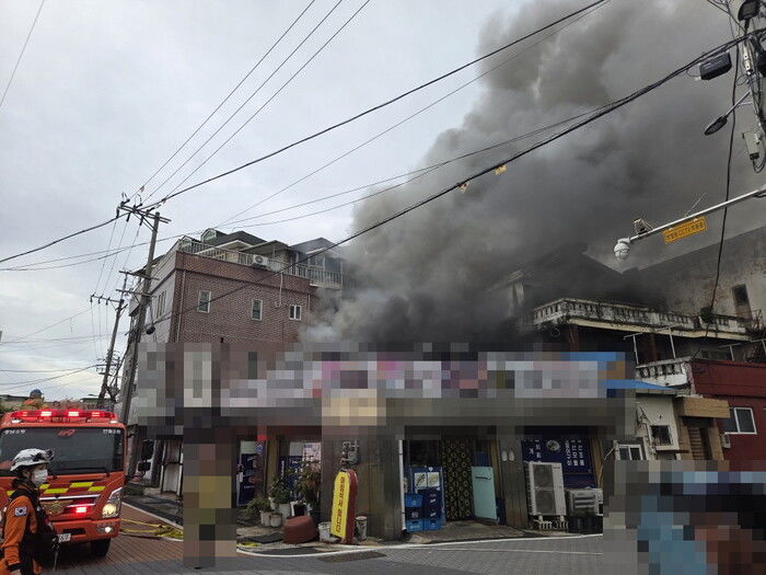 [논산=뉴시스] 2일 발생한 논산시 하지동 화재 현장. (사진=논산소방서 제공) 2026.09.03 photo@newsis.com *재판매 및 DB 금지