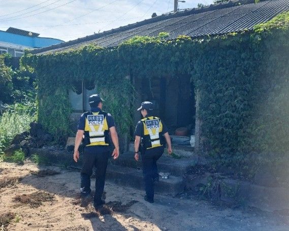 [제주=뉴시스] 제주도자치경찰이 인적이 드문 지역을 순찰하고 있다. (사진=제주도 제공) 2026.09.03. photo@newsis.com *재판매 및 DB 금지