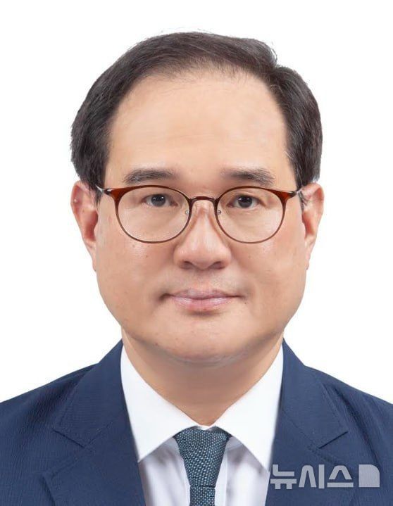 [세종=뉴시스]인천경제자유구역청장에 내정된 김종철 산업통상부 자원산업정책관의 모습.(사진=산업부 제공)