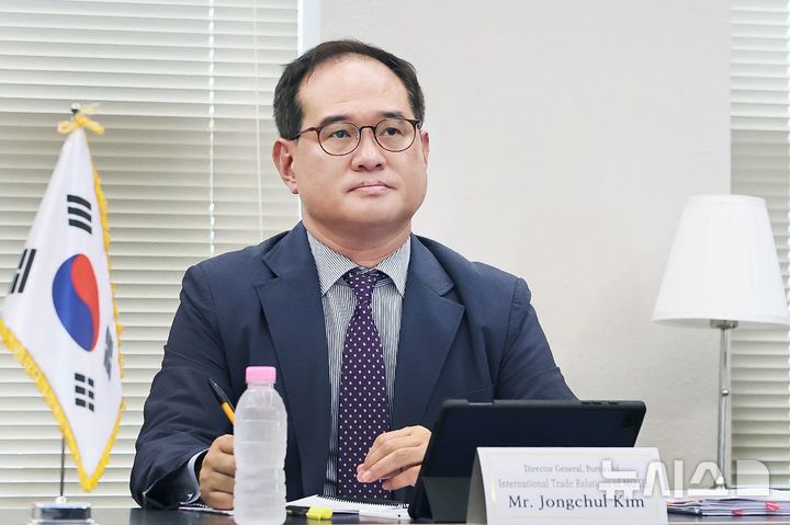 [세종=뉴시스]인천경제자유구역청장에 내정된 김종철 산업통상부 자원산업정책관의 모습.(사진=산업부 제공)