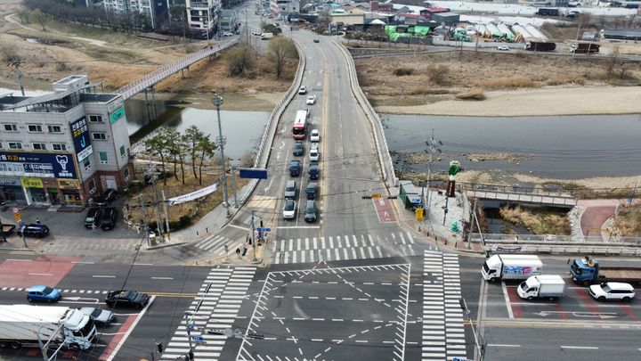 [용인=뉴시스] 4차로로 확장한 왕산교에서 외국어대사거리 공사 전 모습. (사진=용인시 제공) 2026.09.03. photo@newsis.com *재판매 및 DB 금지