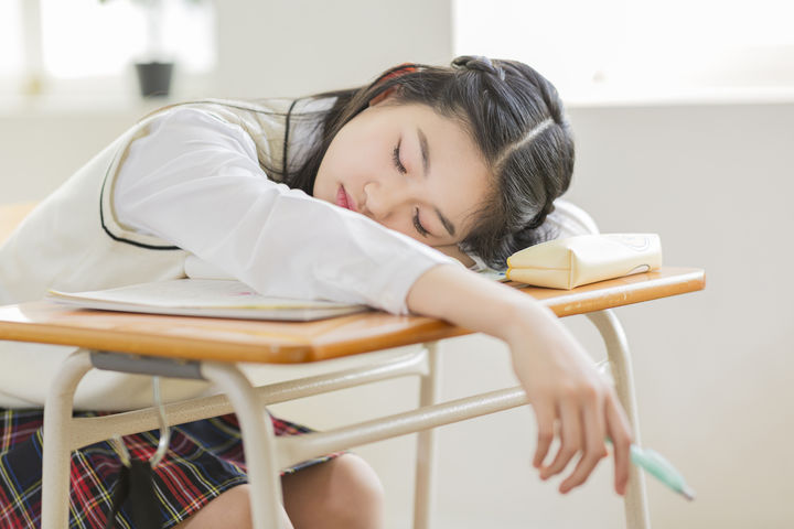[서울=뉴시스]사춘기 청소년의 이른 아침 등교가 생체리듬과 학교생활의 충돌로 이어질 수 있다는 연구 결과가 나왔다. (사진=유토이미지) 2026.09.03