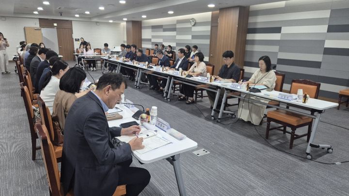 [안동=뉴시스] 3일 경북도청 회의실에서 '경북 성장 인공지능(AI) 인재 육성 전략 세미나'가 열리고 있다. (사진=경북도 제공) 2026.09.03. photo@newsis.com *재판매 및 DB 금지