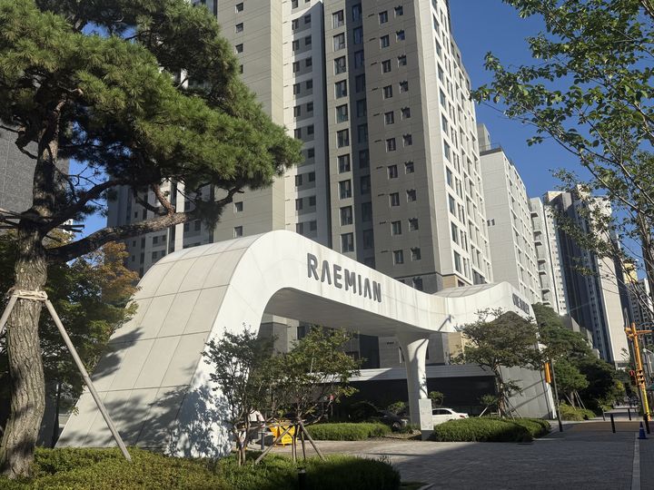 [서울=뉴시스] 서윤주 인턴기자 = 서울 서초구 반포동 '래미안원베일리' 전경. 2026.09.03. photo@newsis.com *재판매 및 DB 금지