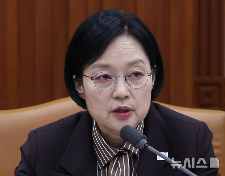 [서울=뉴시스] 조수정 기자 = 한성숙 국무총리가 3일 오전 서울 종로구 정부서울청사에서 국가정책조정회의를 주재하고 있다. 2026.09.03. chocrystal@newsis.com