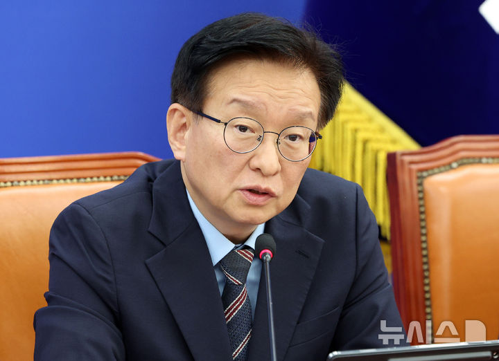 [서울=뉴시스] 고범준 기자 = 권칠승 더불어민주당 정책위의장이 3일 서울 여의도 국회에서 열린 정책조정회의에서 발언하고 있다. 2026.09.03. bjko@newsis.com