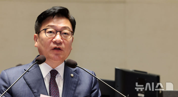 [서울=뉴시스] 고범준 기자 = 정점식 국민의힘 원내대표가 3일 서울 여의도 국회에서 열린 정책 의원총회에서 발언하고 있다. 2026.09.03. bjko@newsis.com
