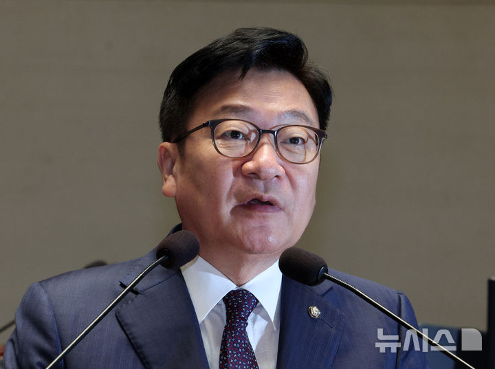 [서울=뉴시스] 고범준 기자 = 정점식 국민의힘 원내대표가 3일 서울 여의도 국회에서 열린 정책 의원총회에서 발언하고 있다. 2026.09.03. bjko@newsis.com