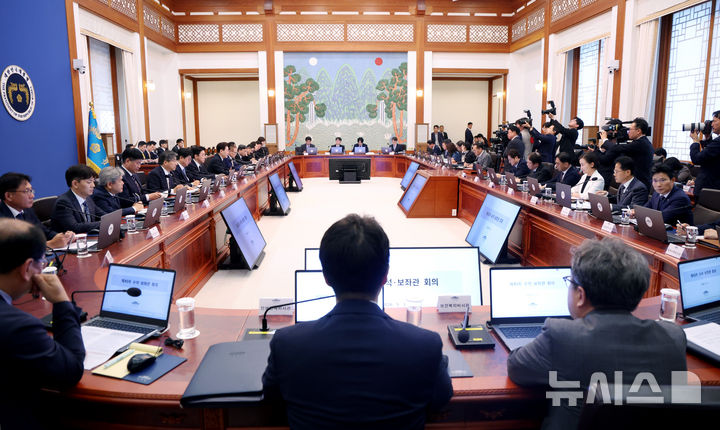 [서울=뉴시스] 조성봉 기자 = 이재명 대통령이 3일 청와대에서 열린 수석보좌관회의에서 발언하고 있다. 2026.09.03. suncho21@newsis.com