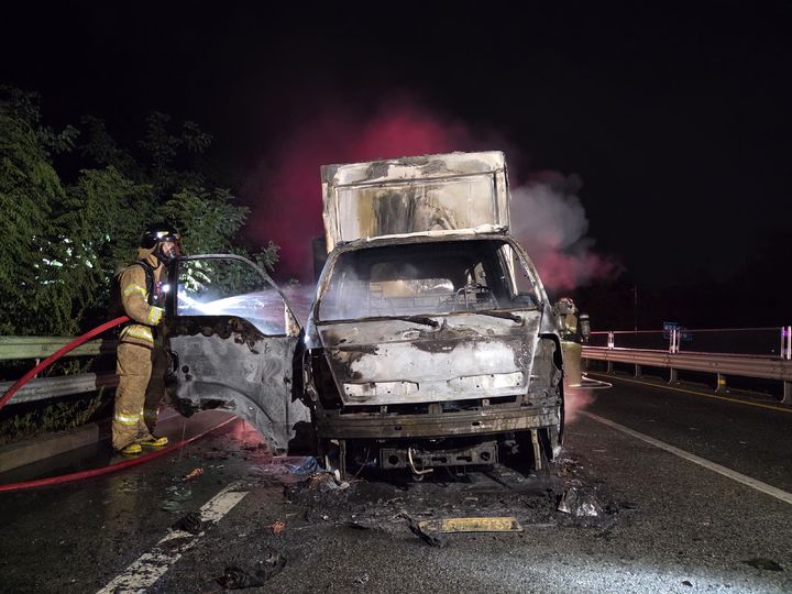 [구미=뉴시스] 차량 화재. (사진=경북소방본부 제공) 2026.09.04 photo@newsis.com *재판매 및 DB 금지