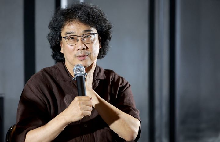[제천=뉴시스] 이병찬 기자 = 4일 충북 제천 문화극장에서 열린 제천국제음악영화제 '톡투유'에서 봉준호 감독이 영화팬들과 대화하고 있다.(사진=제천국제음악영화제 제공)2026.09.04.photo@newsis.com *재판매 및 DB 금지