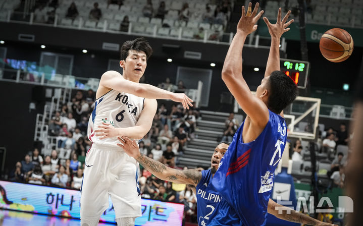 [서울=뉴시스] 한국 남자 농구 국가대표팀의 이정현. (사진=대한민국농구협회 제공) 