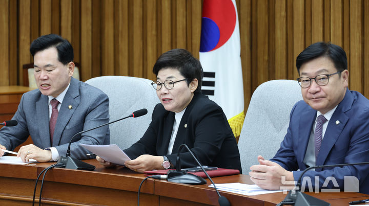 [서울=뉴시스] 최진석 기자 = 임이자 국민의힘 정책위원회 의장이 4일 여의도 국회에서 열린 원내대책회의에서 발언하고 있다. 2026.09.04. myjs@newsis.com
