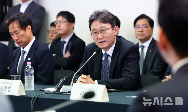 [서울=뉴시스] 전신 기자 = 박윤영 KT 대표가 4일 서울 중구 한국프레스센터에서 열린 '모두의 AI 프로젝트 착수 간담회'에서 발언하고 있다. 2026.09.04. photo1006@newsis.com
