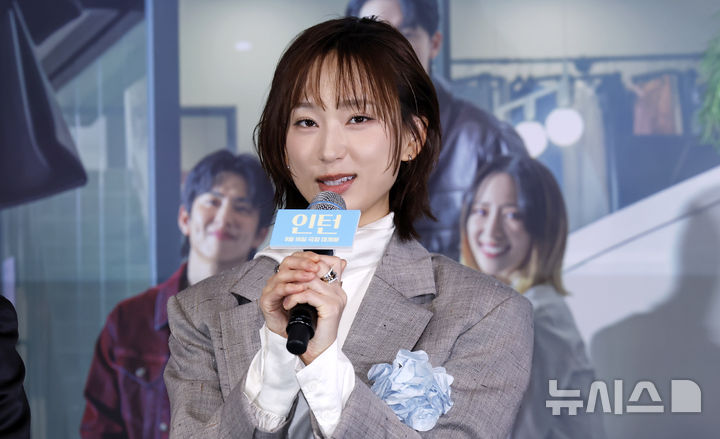 [서울=뉴시스] 김혜진 기자 = 배우 류혜영이 4일 오후 서울 용산구 CGV용산아이파크몰에서 열린 영화 '인턴'(감독 김도영) 언론시사회에서 인사말을 하고 있다. 2026.09.04. jini@newsis.com