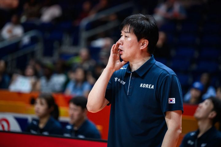 [서울=뉴시스] 한국 여자 농구 국가대표팀의 박수호 감독. (사진=FIBA 제공) 2026.09.04. photo@newsis.com 