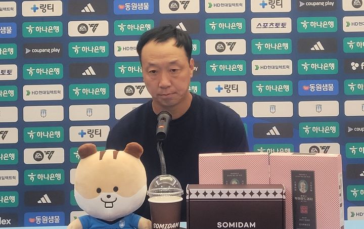 [천안=뉴시스] 최영민 기자=천안시티FC 박진섭 감독. 2026.09.05 ymchoi@newsis.com *재판매 및 DB 금지