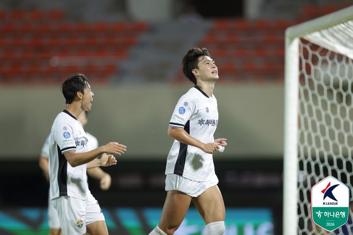 [안양=뉴시스]K리그1 강원 김건희 추가골. (사진=한국프로축구연맹 제공)