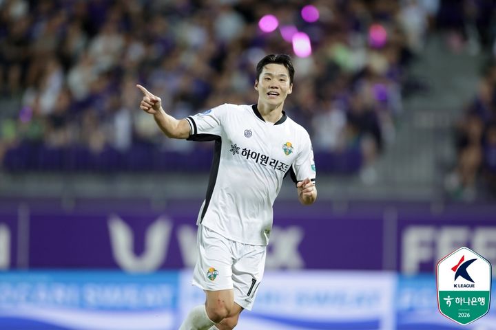 [안양=뉴시스]K리그1 강원 모재현 득점포. (사진=한국프로축구연맹 제공)