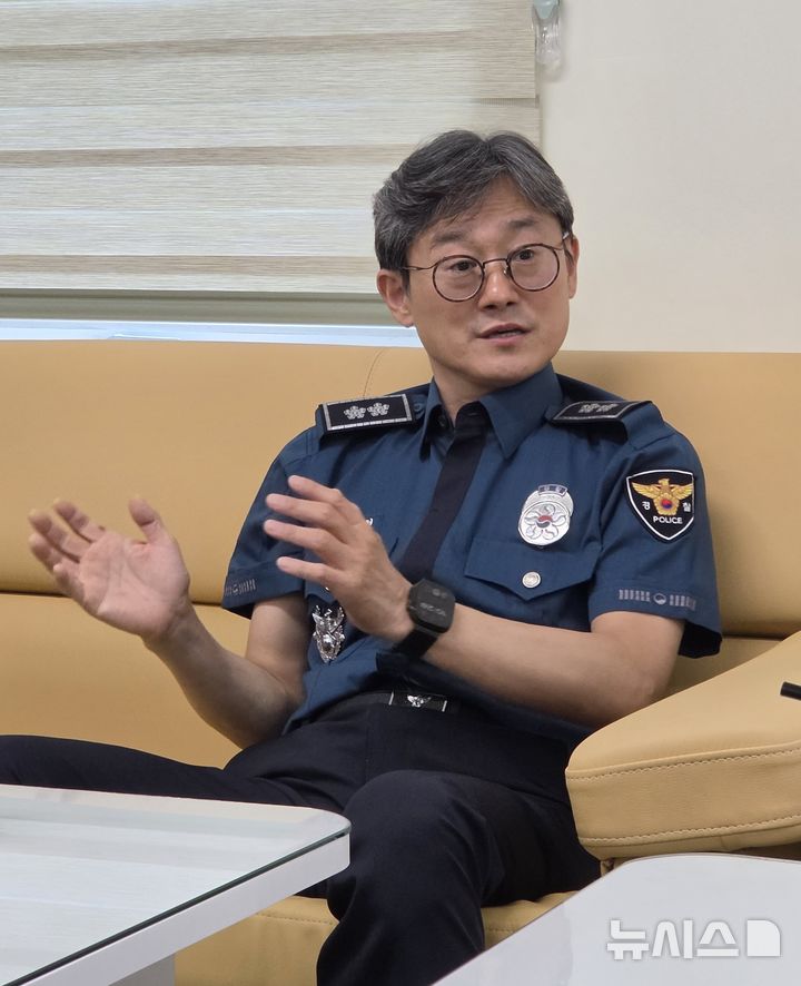 [울산=뉴시스] 박수지 기자 = 최보현 신임 울산경찰청장이 7일 취임 기자간담회를 진행하고 있다. 2026.09.07.parksj@newsis.com 