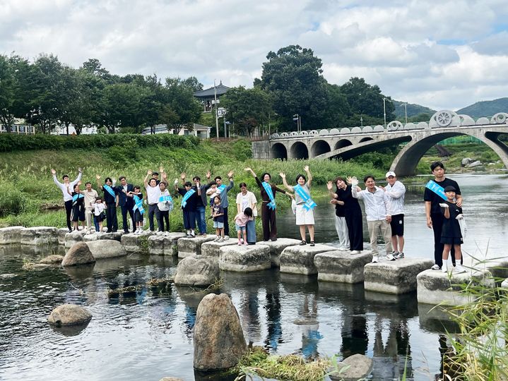 [함양=뉴시스] 함양청년회의소 내고장 하천 살리기 활동 추진 (사진=함양군 제공) 2026. 09. 07. photo@newsis.com *재판매 및 DB 금지