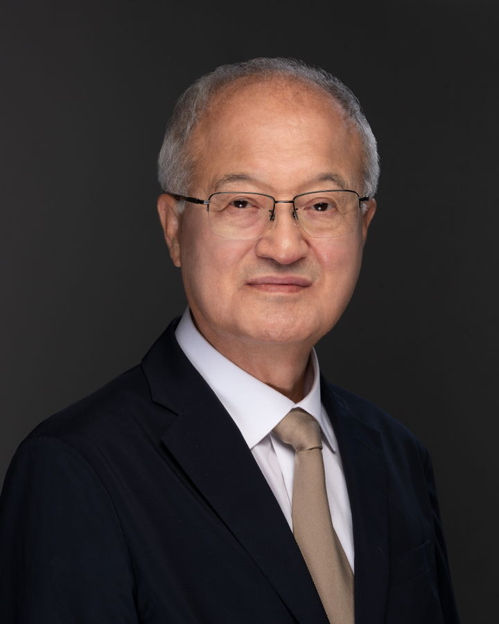 [서울=뉴시스]영원무역 성기학 회장. (사진=대한산악연맹 제공)