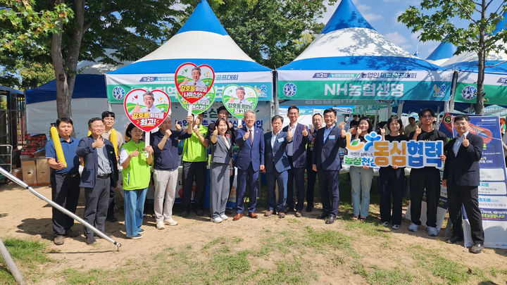 [부산=뉴시스] 농협중앙회 부산본부가 7일 경남 합천군 합천파크골프장에서 열린 농협중앙회 회장배 파크골프대회에서 고향사랑기부제 홍보 활동을 펼쳤다. (사진=농협중앙회 부산본부 제공) 2026.09.07 photo@newsis.com *재판매 및 DB 금지